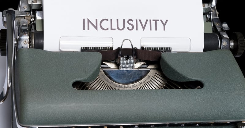 La mode inclusive s'impose dans les collections : le vêtement pour tous enfin réalité